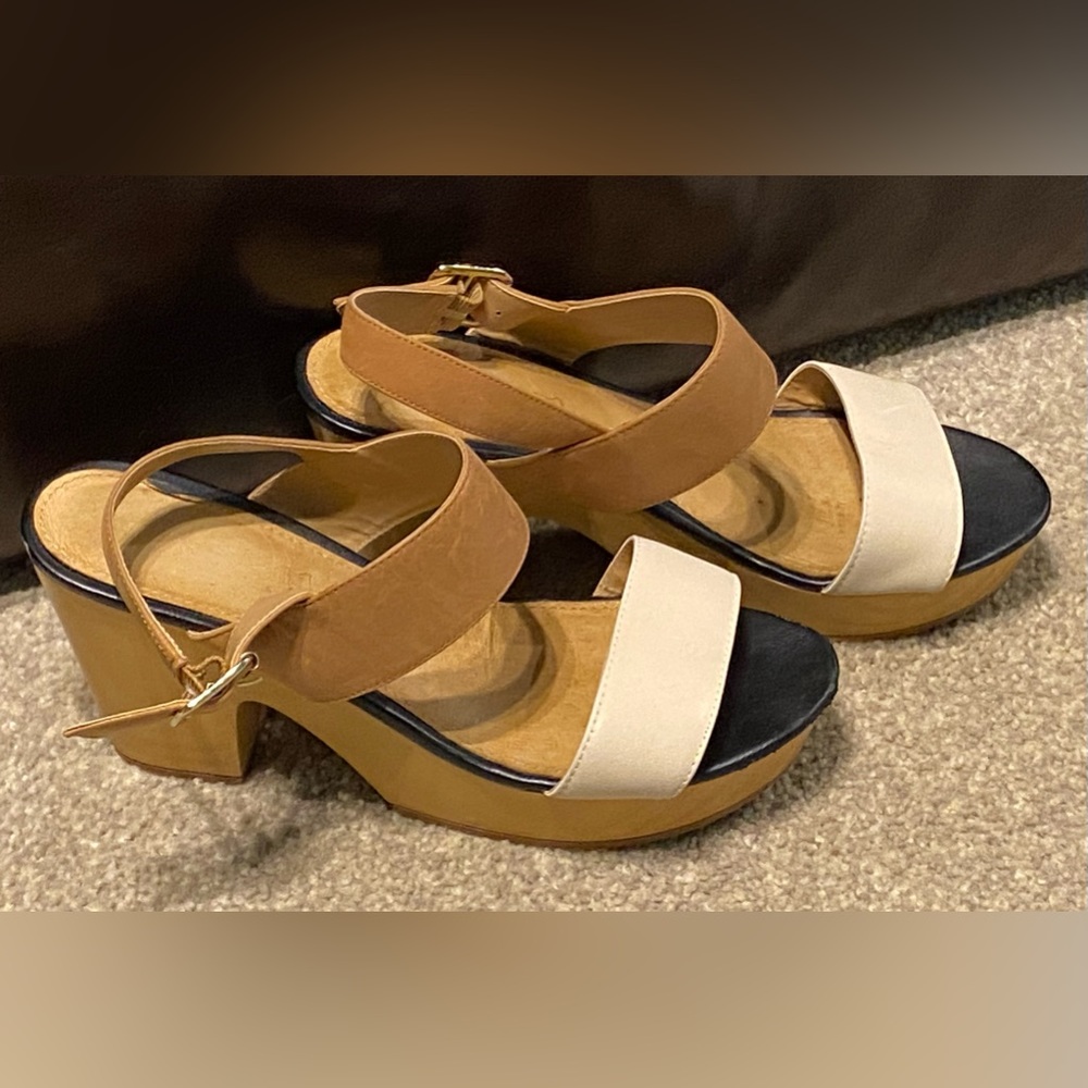 Aldo Faux Wooden Classic Two-Toned Sandal